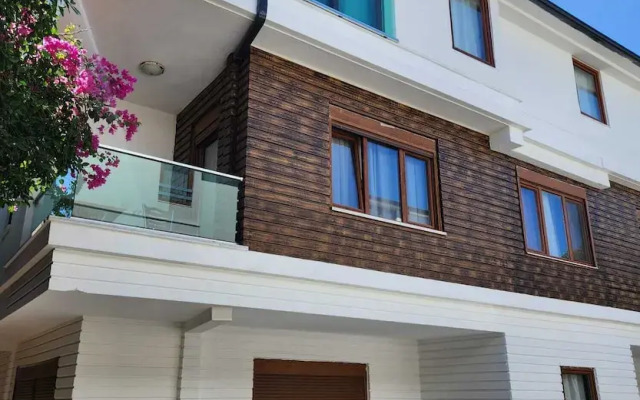 Lara Breeze Homes Hotel