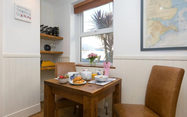 Oystercatcher House