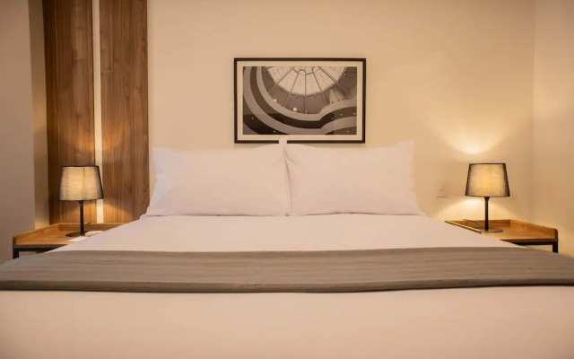 w Majestic 2BR w Balcony in Miraflores