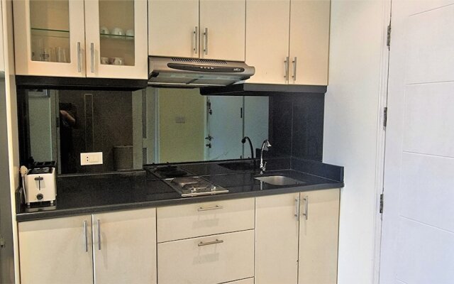 Jomtien Plaza Residence Large Modern Studio Apartment