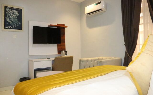 Sugarland Hotel & Suites