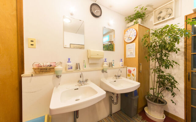 Inn of Amigos Yasuda Pension