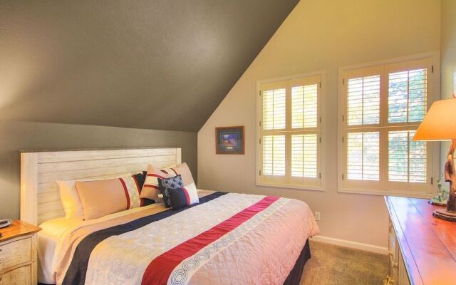 Bear Pine 4 Br home by RedAwning