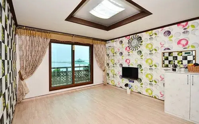 Mongsanpo Sound of Sea Wave Pension