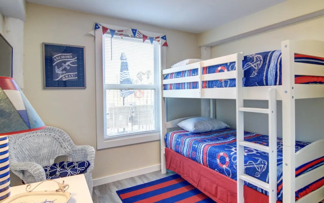 Nauti Mermaid 5 Bedroom Home by Redawning