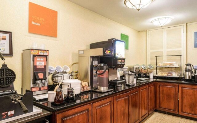 Comfort Inn Red Horse Frederick
