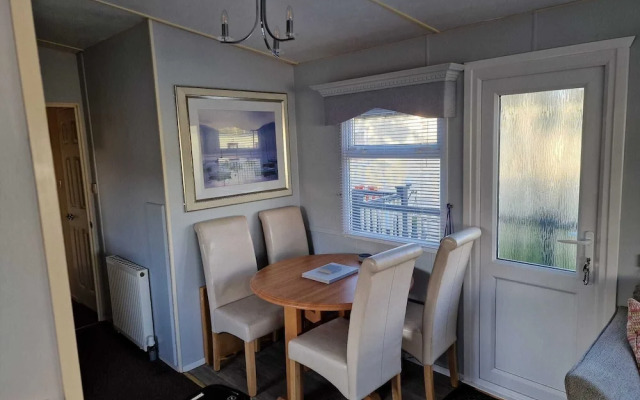 Lovely pet Friendly 4 Berth Caravan in Morecambe