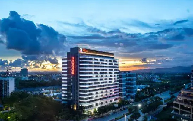 Ramada Encore By Wyndham Jiusuo Down Town