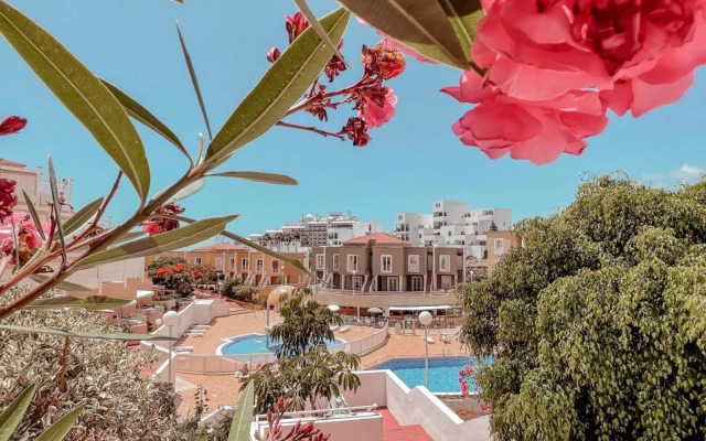 Orland, center of Las Americas LA205