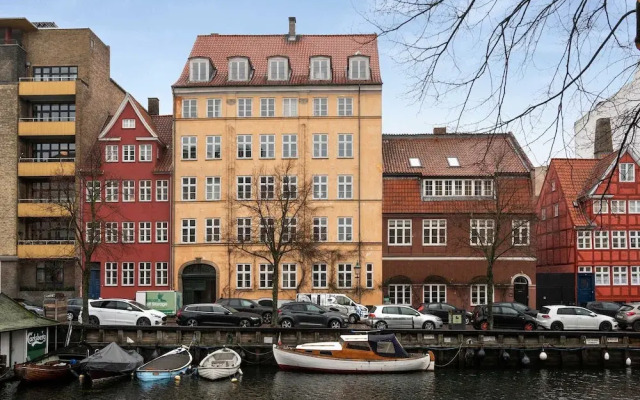 The Apartment Upstairs Canal Penthouse in Copenhagen