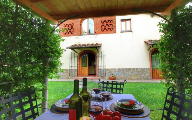 Tranquil Farmhouse in Bucine