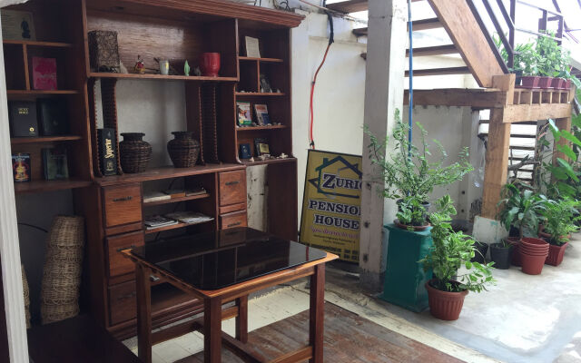 Zuric Pension Coron