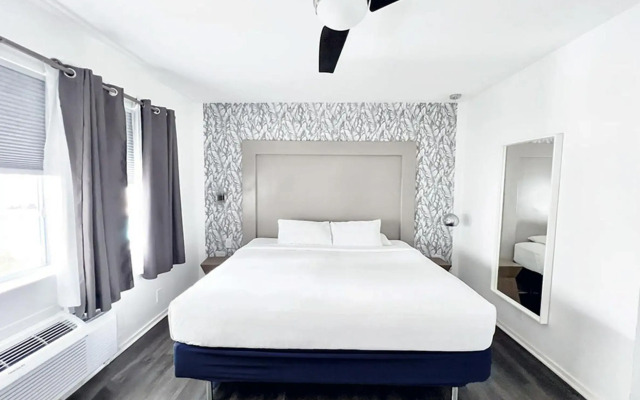North Beach Hotel