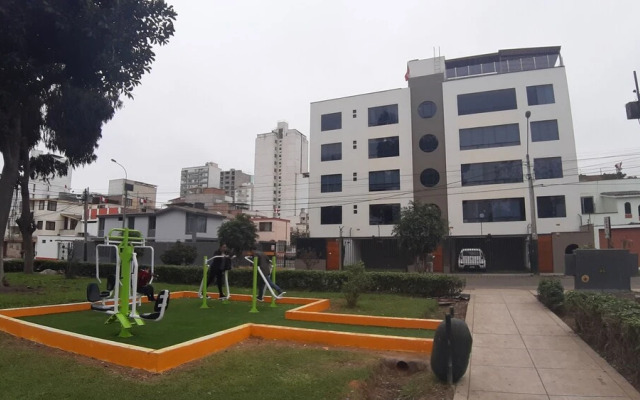 Sebris Cafic Art Gallery House