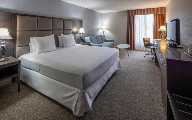 Radisson Hotel Hauppauge-Long Island - Image 5