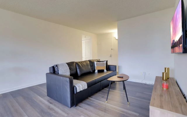 Stay with Comfort in Crystal City