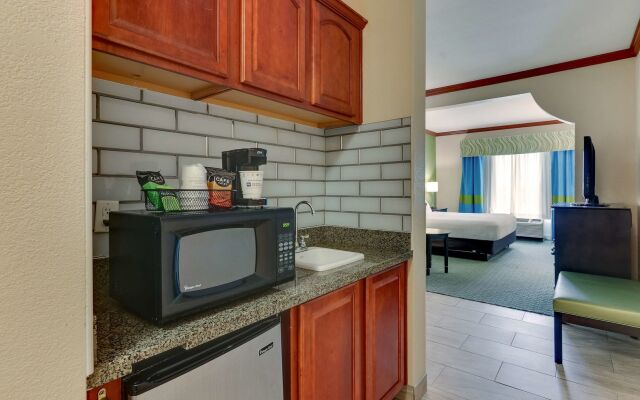 Comfort Inn & Suites