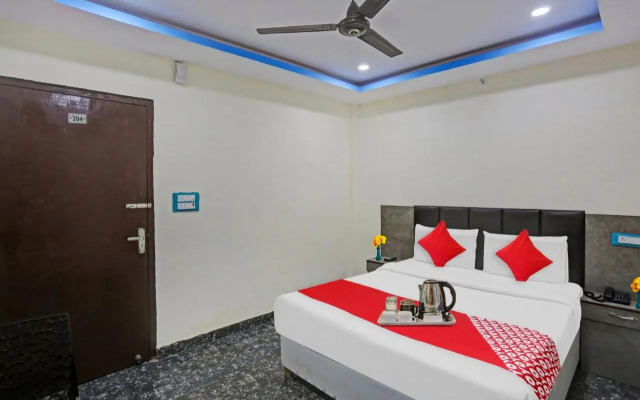 OYO Flagship 70297 Royal Palace Guest House