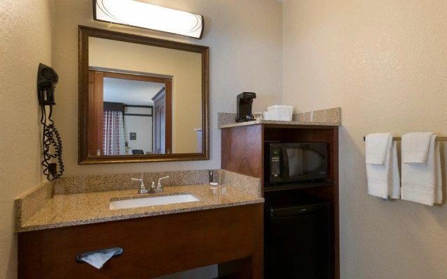 Rosen Inn, closest to Universal
