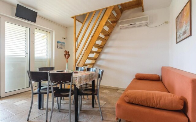Beautiful Home in Crna Punta With Wifi and 3 Bedrooms