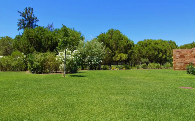 L'Orangerie Green Garden by SAPvillas
