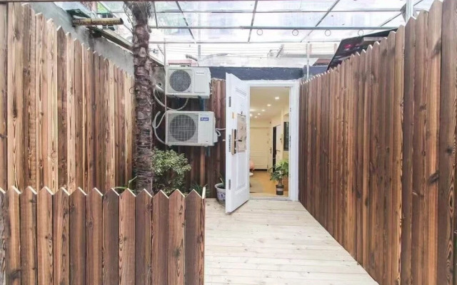 Shanghai Hills&Zinn Changle road Homestay