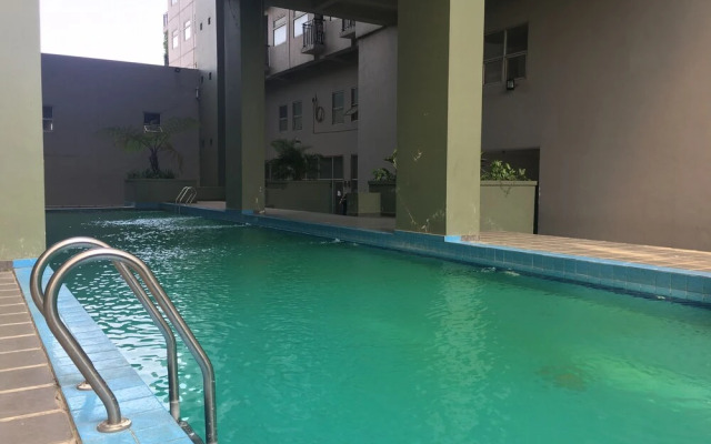 Stylish & Bright 1Br Apartment At Grand Asia Afrika Residence