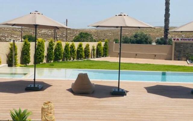 Aparthotel 4 Stars Karteros