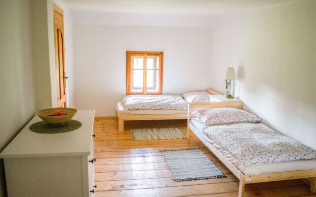 House Kámen Arnoltice