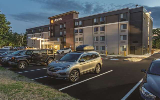 La Quinta Inn & Suites by Wyndham Salem NH