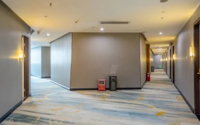 Fengsheng Hotel (Guangzhou Panyu Chimelong Zoo North Gate)