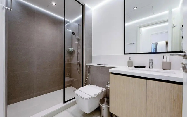 Stayis- 1 BR Spacious & Luxury Apartment