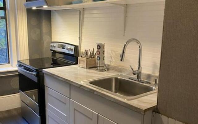 5-33 Modern Private Studio Awaits YOU!