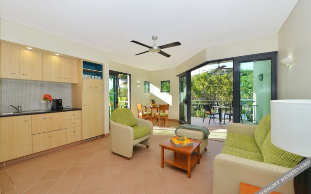 Seascape Holidays - Peninsula Apartments