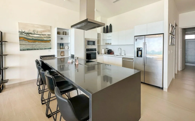 Sandy Beach 2BR Beachfront Getaway