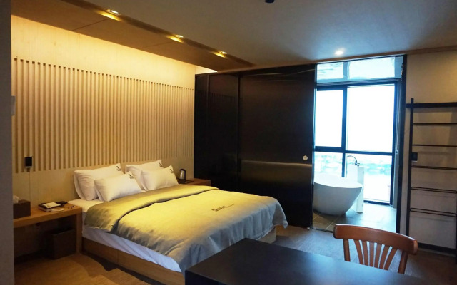 Louis Boutique Hotel