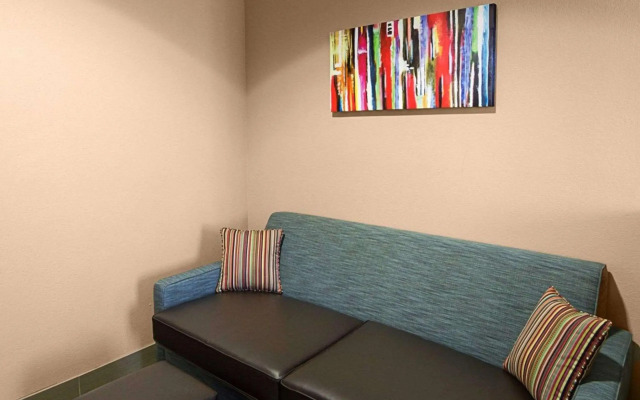 Comfort Suites Houston West at Clay Road
