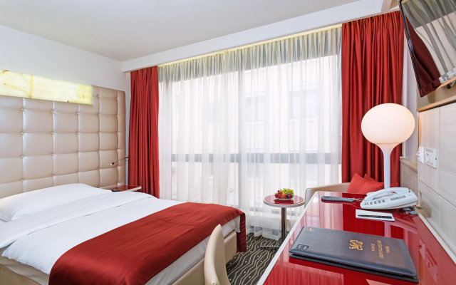 St Gotthard Hotel - Image 5