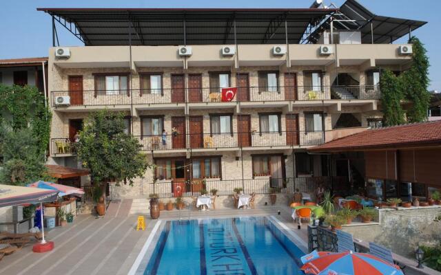 Ozturk Hotel