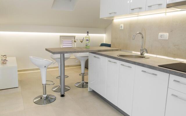 Comfy Stay Near Blue Lake