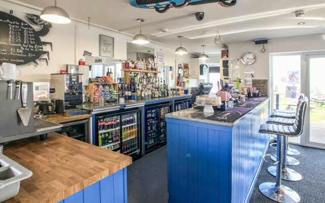 The Waves Bar Cafe B and B Hotel