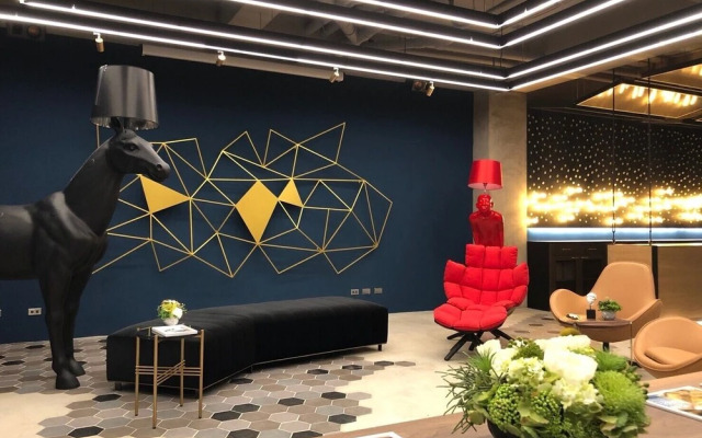Thinker Hotel