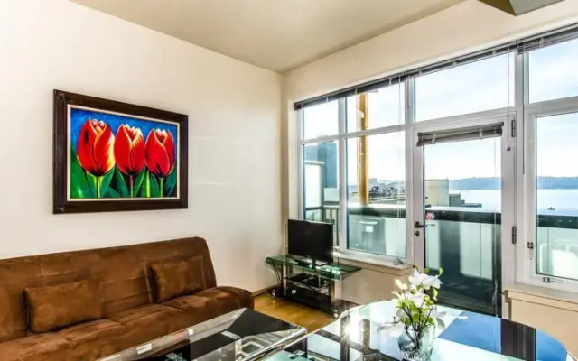 Space Needle Apartment