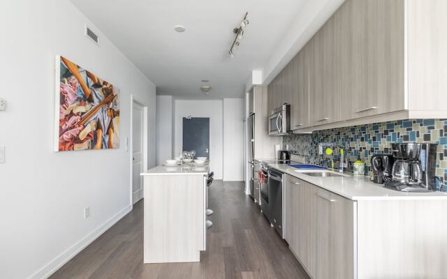 Newly Decorated Trendy Condo Sleeps 4