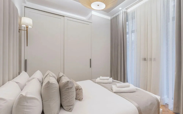 Wimpole Mews - 4 Bedroom Apartment