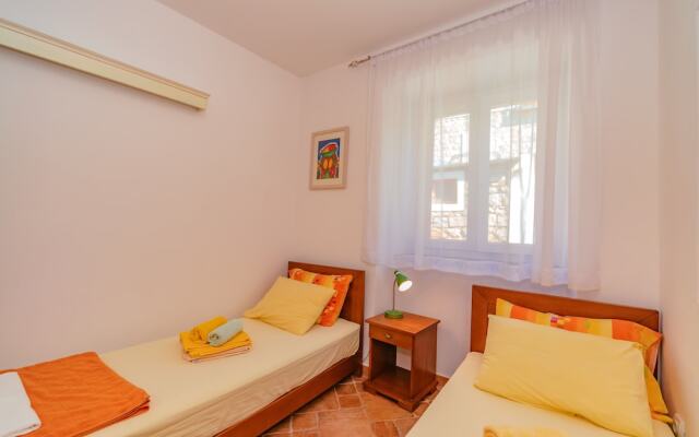 Apartment Bigovo Veljic-traste
