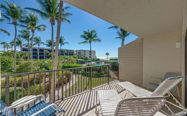 Sea Oats 142 2 Bedroom Home by RedAwning