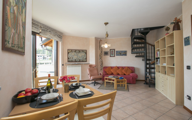 Casa Margherita Luino Hillside