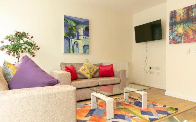Addenbrookes Townhouse With Free Parking 5 Mins Walk To Trumpington And Papworth Hospitals And Sleeps 6