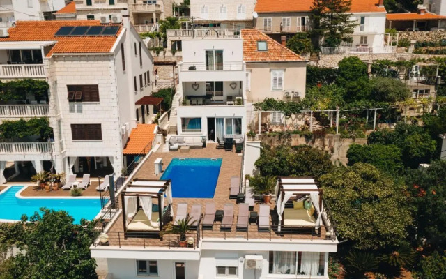 Residence top location apt. 1 Marghareta with sea view
